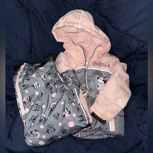 Disneys Minnie Mouse girls snow suit. Size 4T